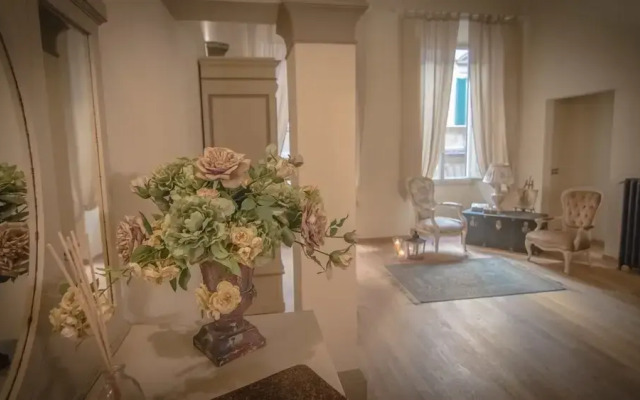 Breathtaking 4BD Apt 5min Walk to Duomo