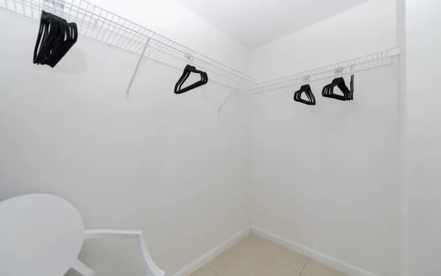 Miami World Rental - Midtown 820