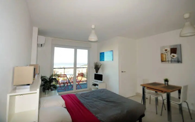 Chrys Hotel