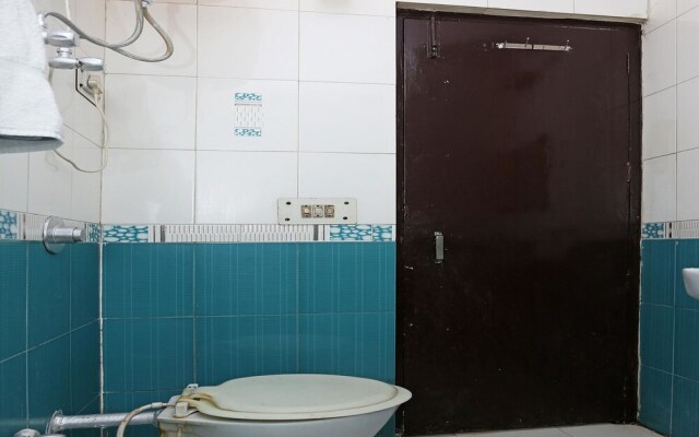 Hotel Gold Palace by OYO Rooms