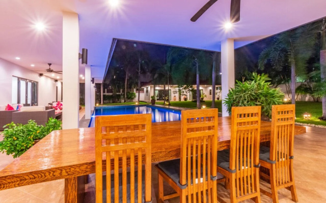 5 BR Pool Villa In Great Location - CV5