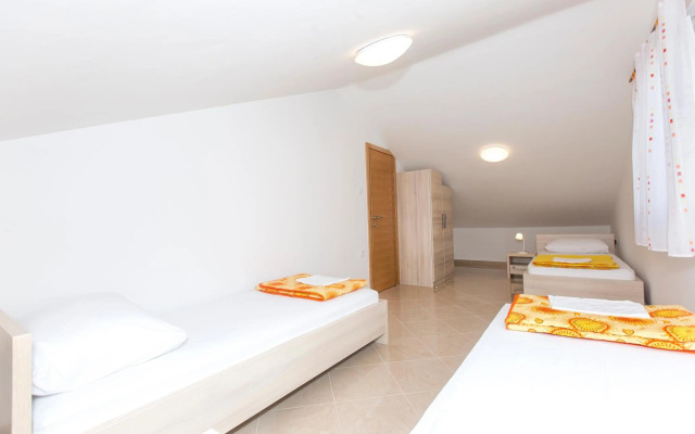 Apartments Villa Dina