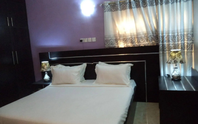 Pine Crest Exclusive Hotel & suite