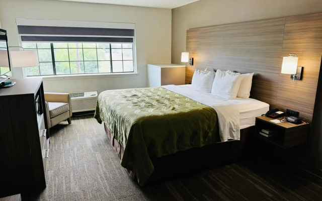 Quality Inn near SeaWorld - Lackland