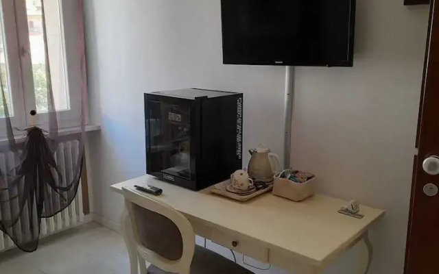 Dueterre Room & Host