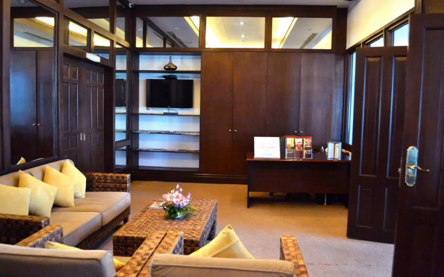 Waterfront Airport Hotel & Casino