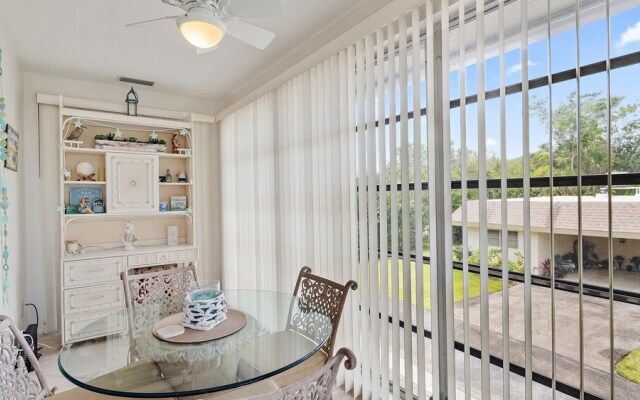 Serenity On Sutton 2 Bedroom Townhouse by RedAwning