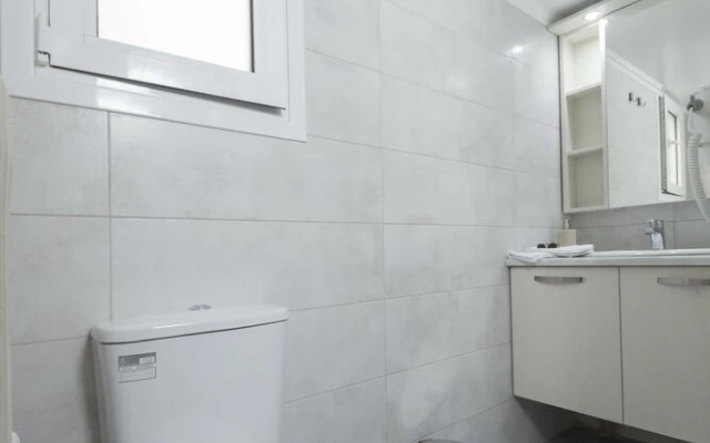 Stylish and Modern Apartment in the Heart of Athens