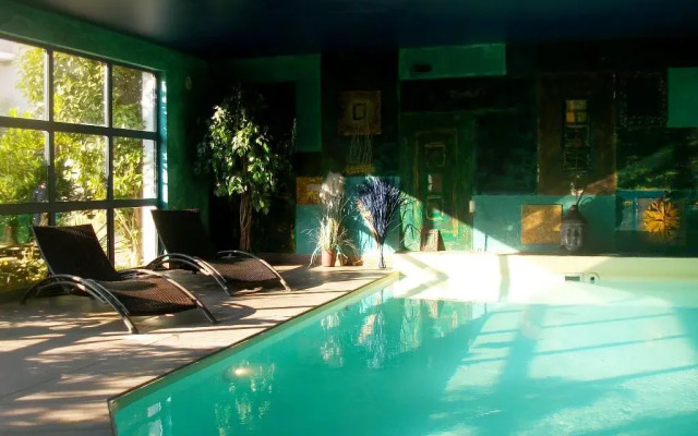 Hotel The Originals Aix-en-Provence Nord Le Village Provençal (ex Inte