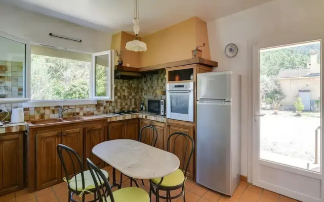 Superb House With Pool Near the Luberon