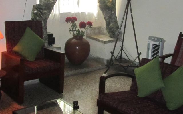 Madeleine Inn Guest House