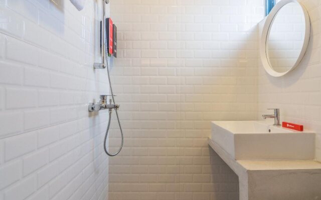 RedDoorz Hotel @ Geylang (SG Clean Certified)