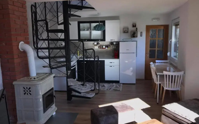 Villa 80 Kodra e Diellit