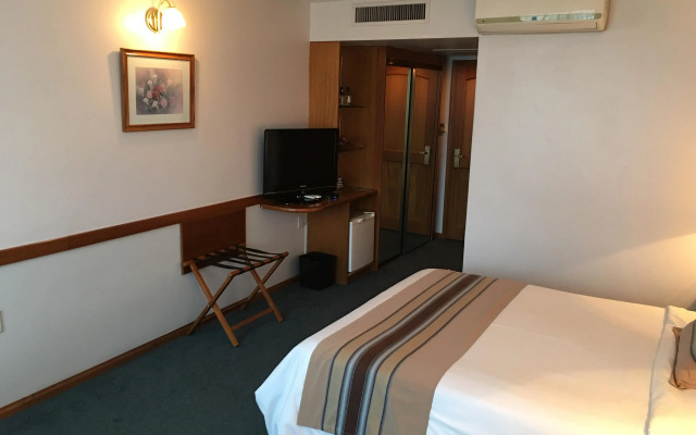 Crystal Palace Hotel