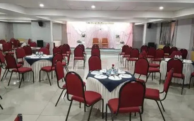 Hotel Opal