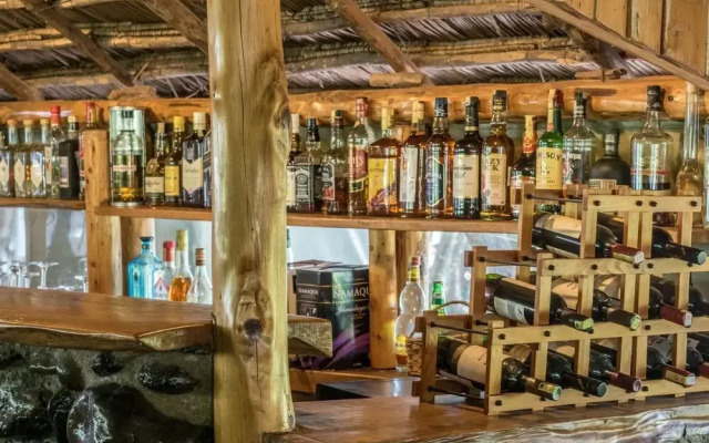 Rhino Watch safari Lodge