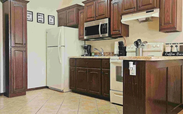 Apartment Near University