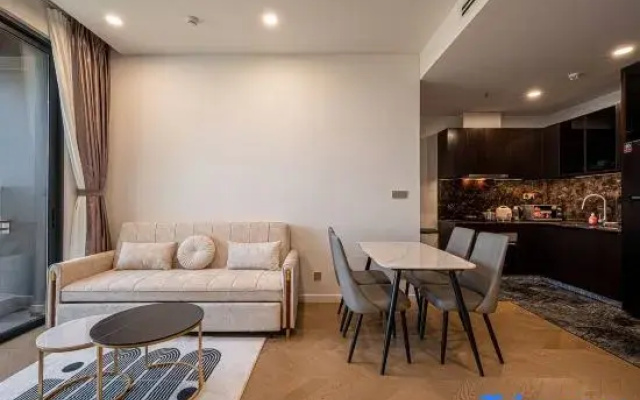 Lumiere Midtown Private Apartments D2