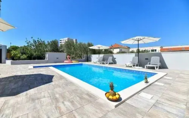 Pool house LUKA