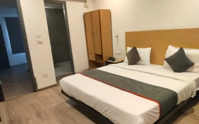 SwagStay Hotel Century