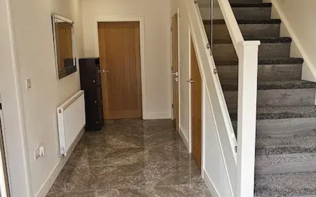 Citrine Suite 4 Bed House in Stoke on Trent