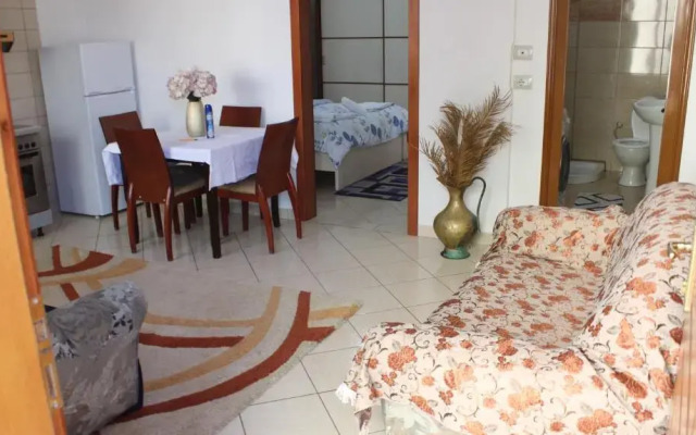 Bledi's Cozy Apartment in New Blvd