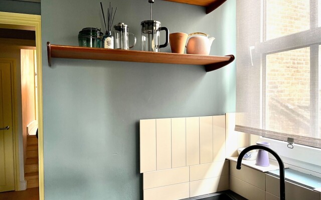 Stylish Portobello Road 2 Bedroom Easy Access