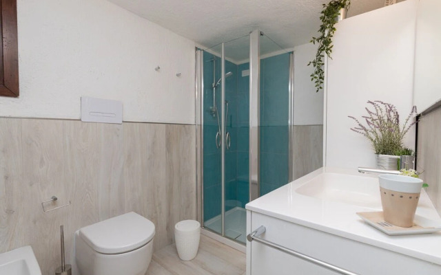 Il Vecchio Faro Dalia 6 50m From The Sea