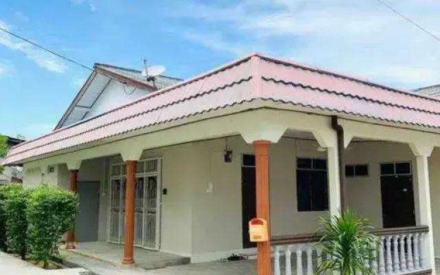 Tokmi retreat home with spacious garden
