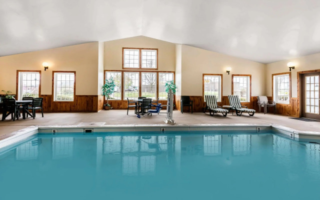 Econo Lodge Inn And Suites Dickson