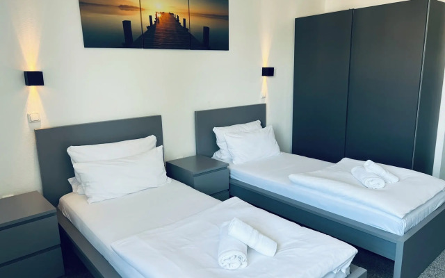 Lipp Apartments