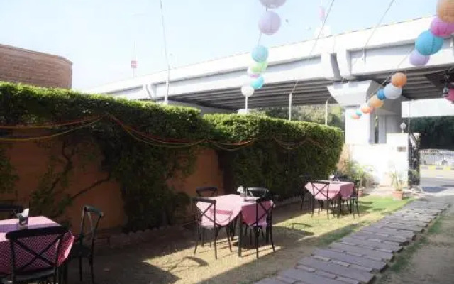 Rukkmani Guest House