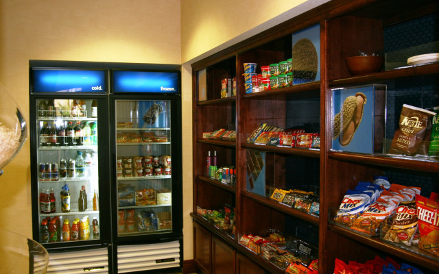 Hampton Inn & Suites Redding