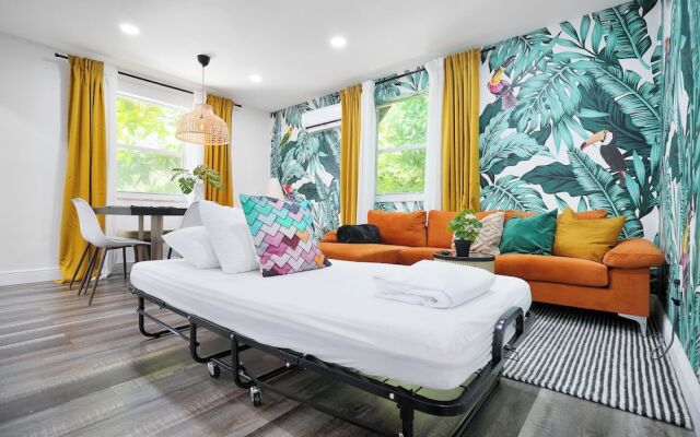 Jungle Getaway Wynwood Massage shower BBQ Patio