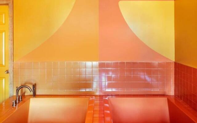 The Dive Motel & Swim Club