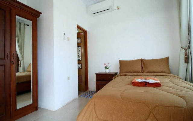 Anugro's Homestay By The Grand Java