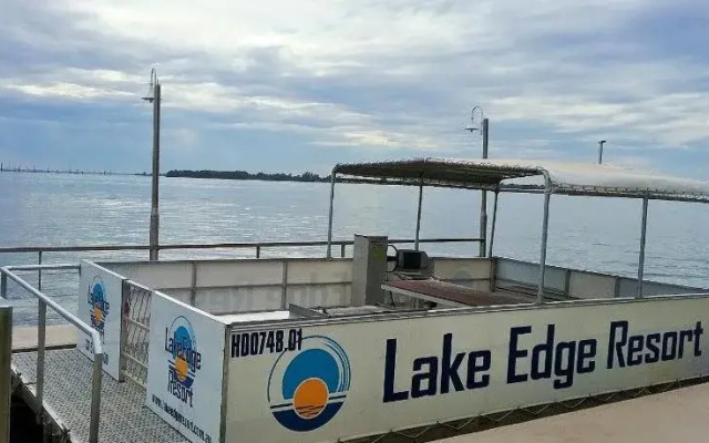 Lake Edge Resort
