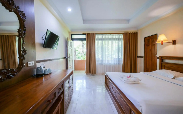 Palm Beach Hotel Bali
