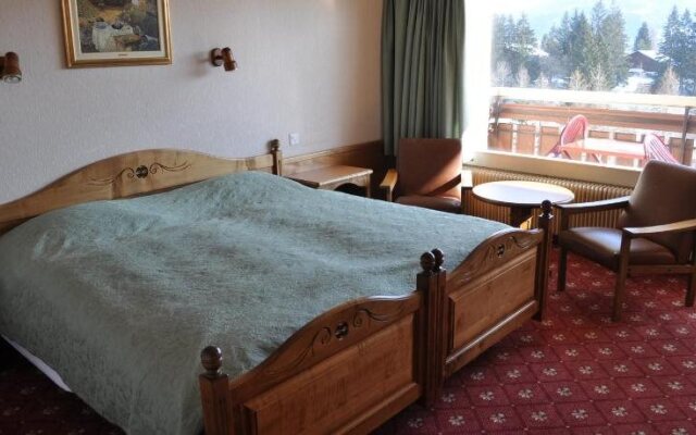 hotelImage