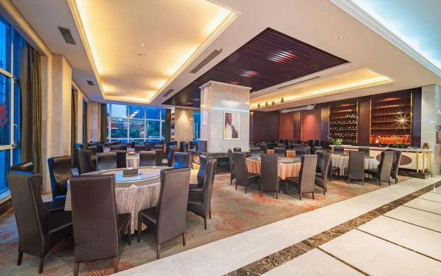 Puhua Hotel