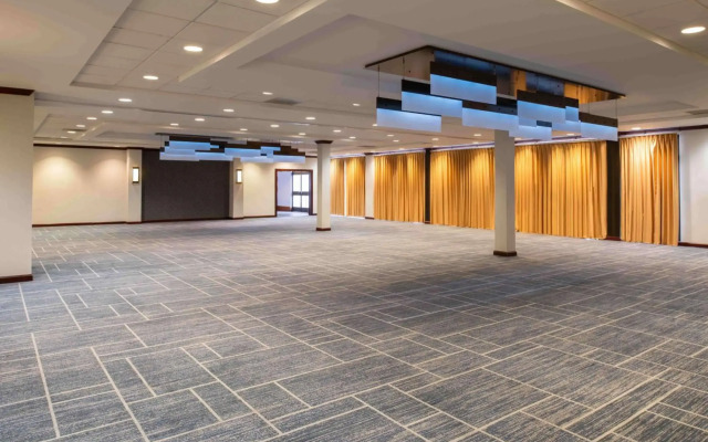 DoubleTree by Hilton San Francisco Airport