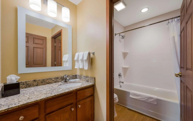 Sonesta Simply Suites Detroit Novi