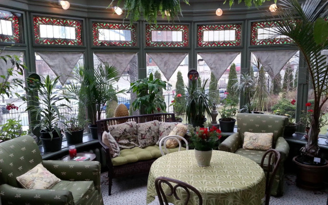 Chipman Hill Suites on Sydney