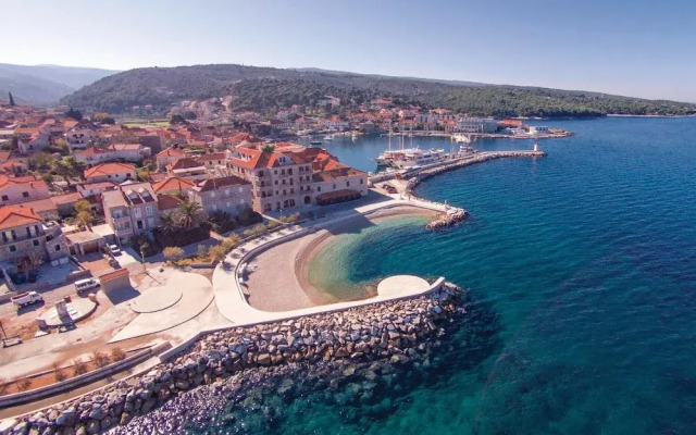 Stunning Home in Postira With 2 Bedrooms and Wifi