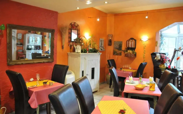 Le Luxembourg La Provence Chez Jeannot