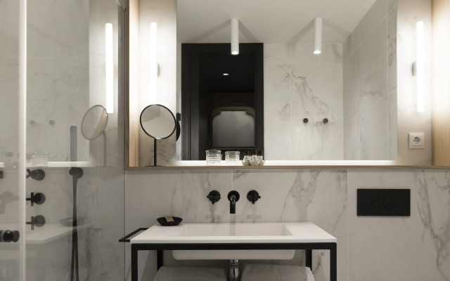 ICON Wipton by Petit Palace