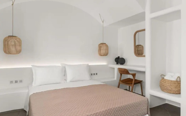 Mr & Mrs White Paros Suites & More