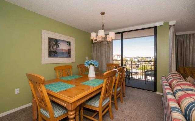 Enclave Condo 701a by Destin Getaways