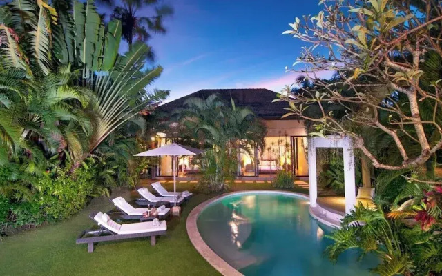 Villa Alice Satu by Villa Finder