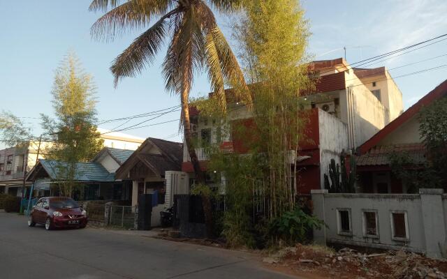 KoolKost @ Jalan Poros Maros